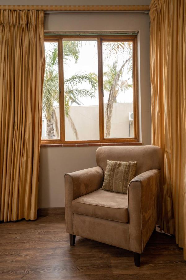 Fatmols Guest Lodge جوهانسبورغ المظهر الخارجي الصورة