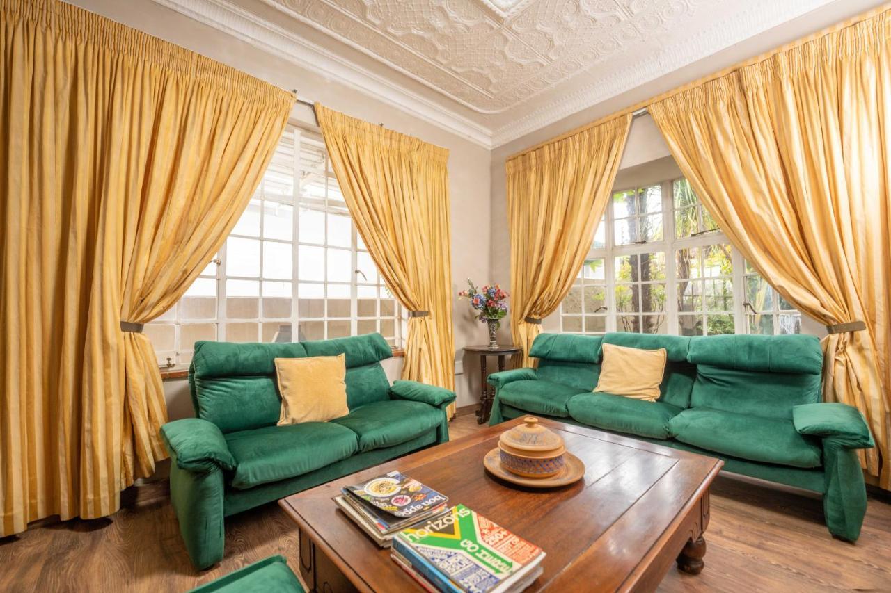 Fatmols Guest Lodge جوهانسبورغ المظهر الخارجي الصورة
