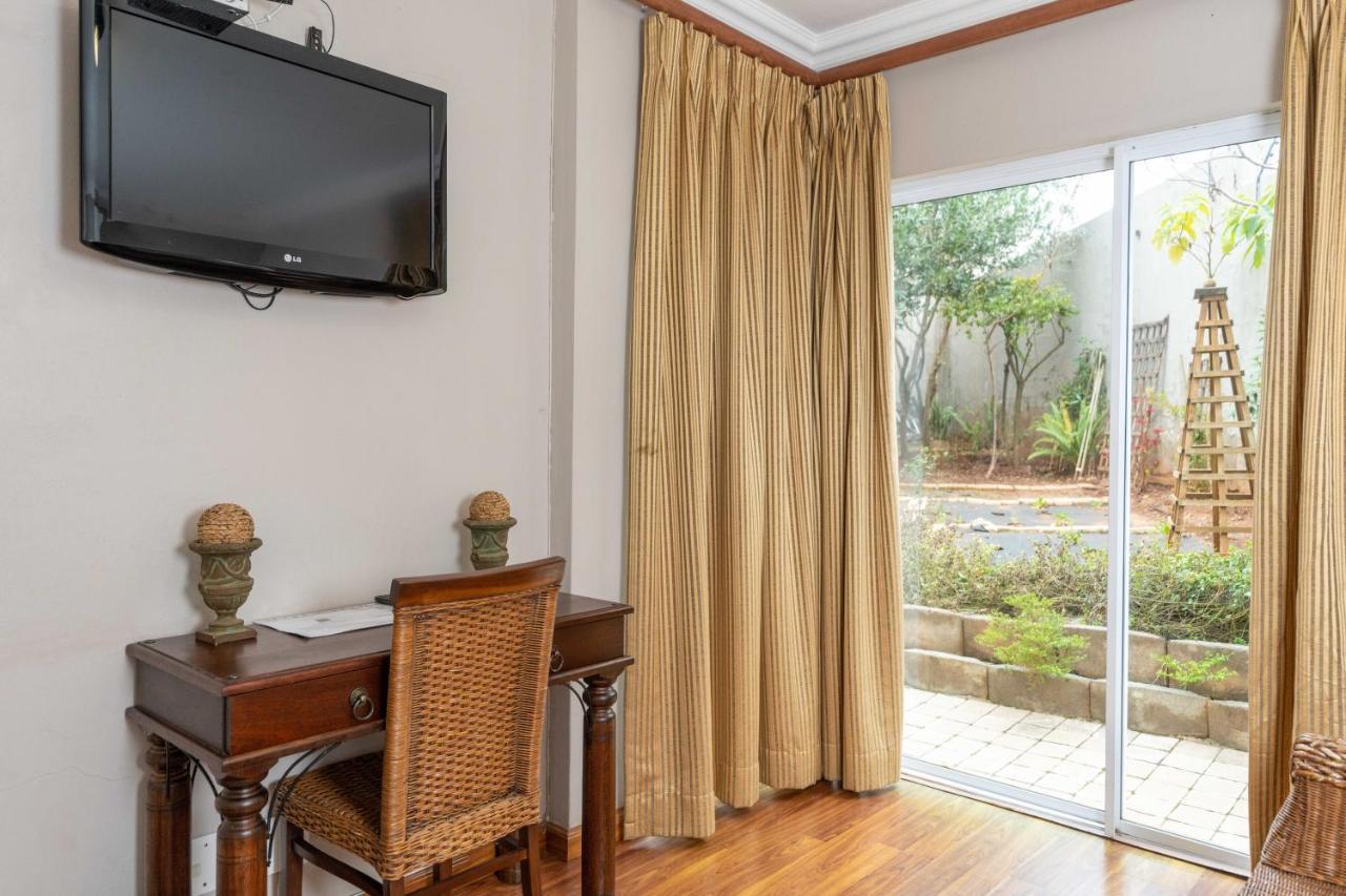 Fatmols Guest Lodge جوهانسبورغ المظهر الخارجي الصورة